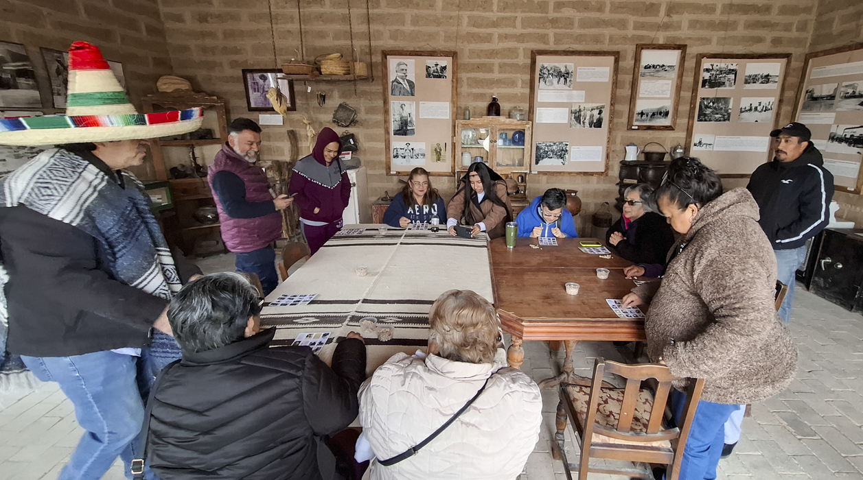 Lotería revolucionaria en la casa de adobe